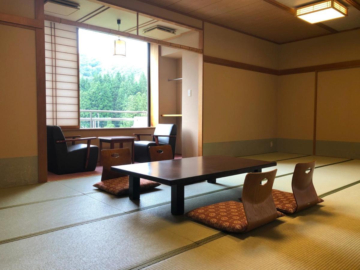 Hotel Yumoto Uonuma Eksteriør billede
